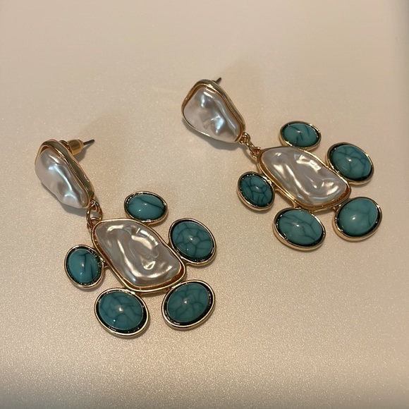 Baroque pearl earrings - Picture 3 of 5
